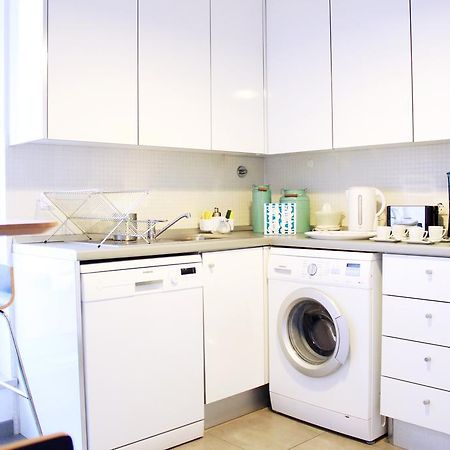 Joivy Modern 1-Bed Apt With Terrace, Moments From Sao Bento Palace Lisboa Eksteriør billede