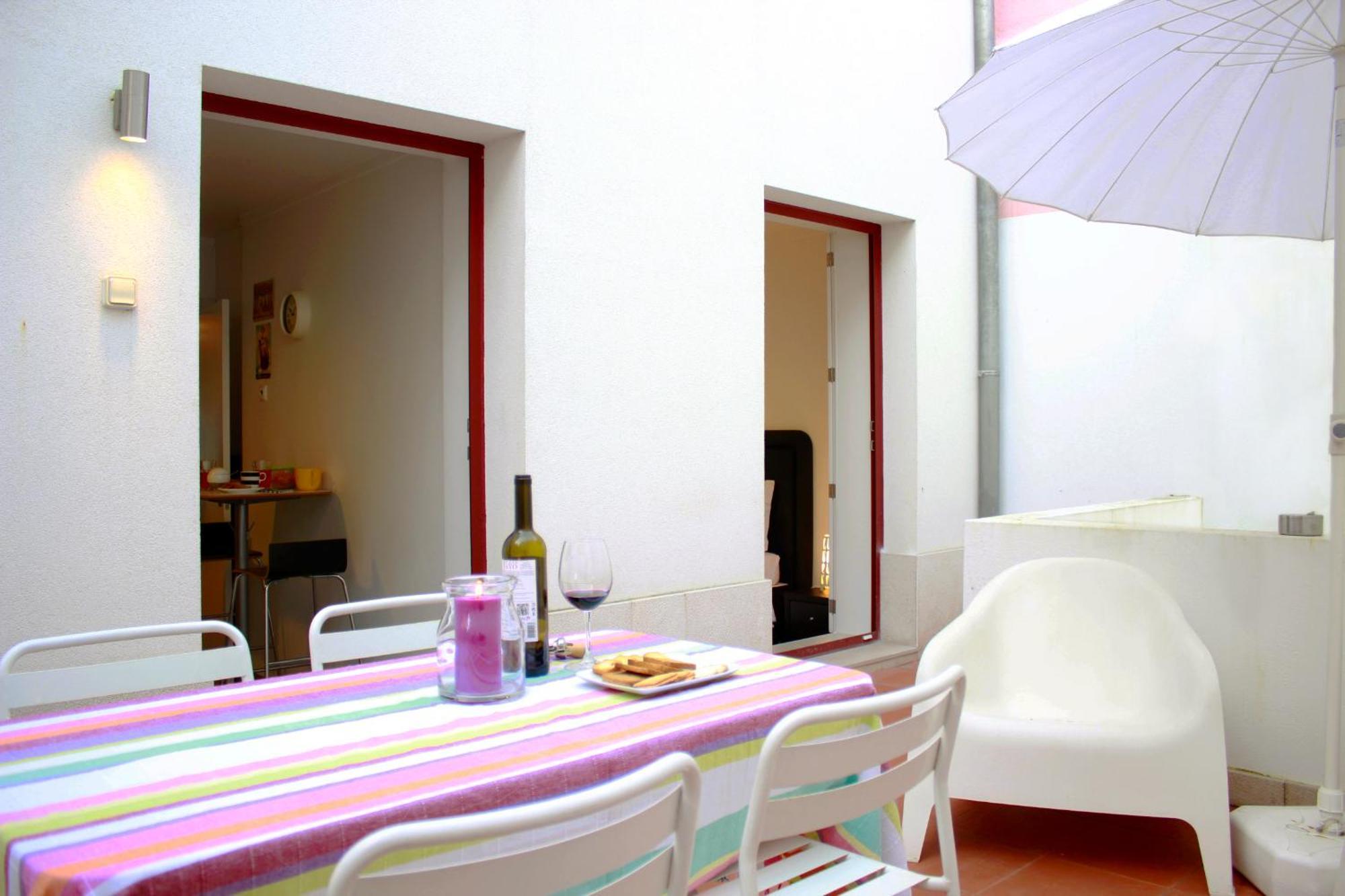 Joivy Modern 1-Bed Apt With Terrace, Moments From Sao Bento Palace Lisboa Eksteriør billede