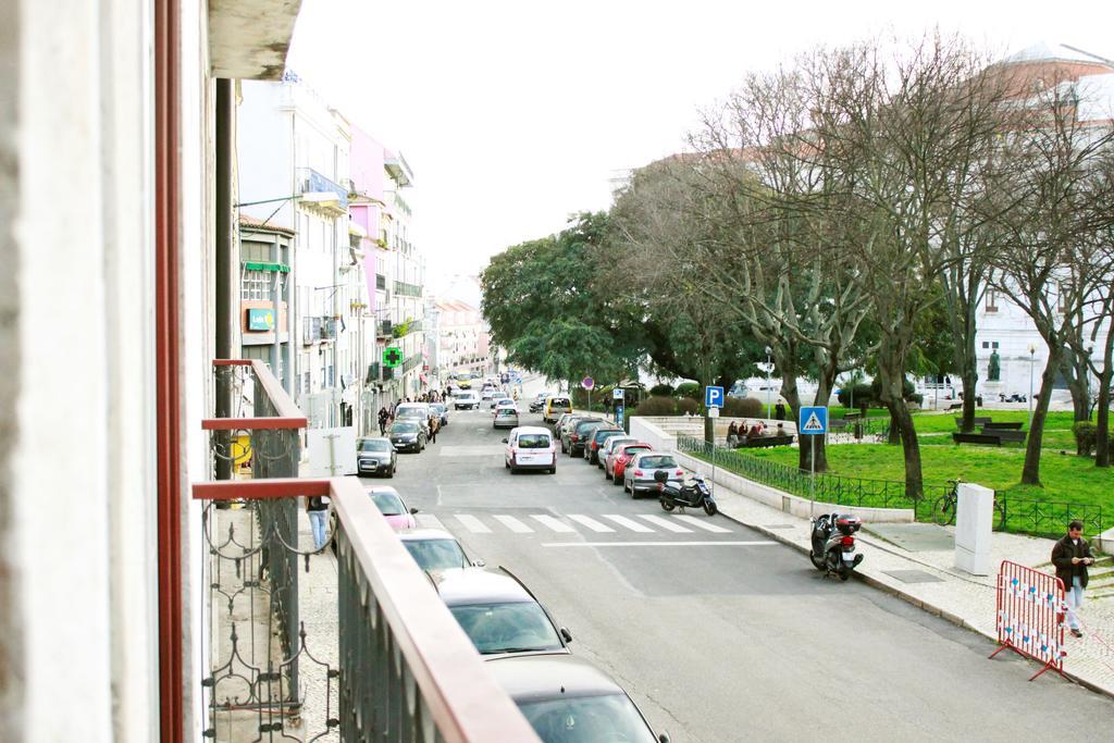 Joivy Modern 1-Bed Apt With Terrace, Moments From Sao Bento Palace Lisboa Eksteriør billede
