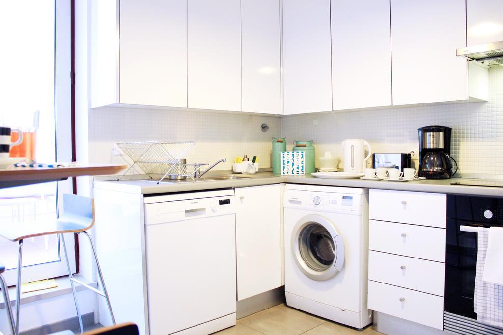 Joivy Modern 1-Bed Apt With Terrace, Moments From Sao Bento Palace Lisboa Eksteriør billede