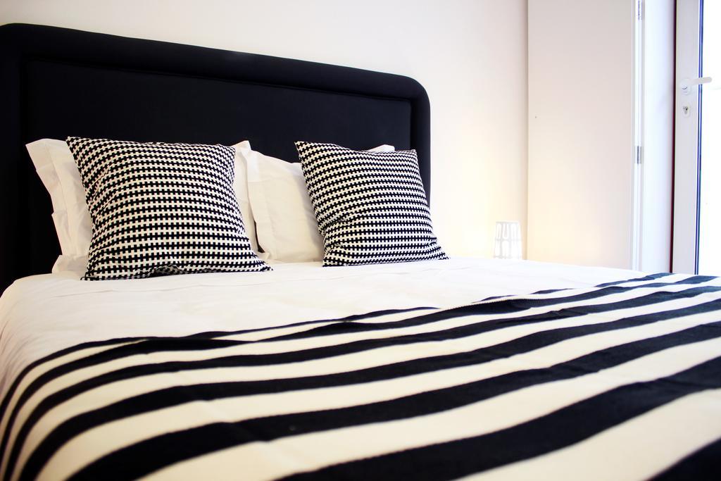 Joivy Modern 1-Bed Apt With Terrace, Moments From Sao Bento Palace Lisboa Eksteriør billede