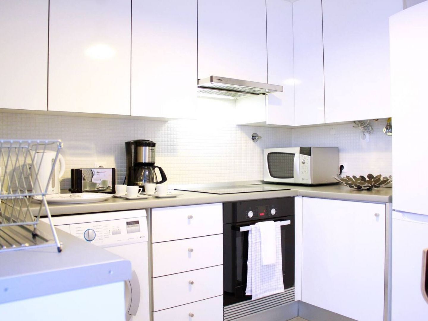 Joivy Modern 1-Bed Apt With Terrace, Moments From Sao Bento Palace Lisboa Eksteriør billede