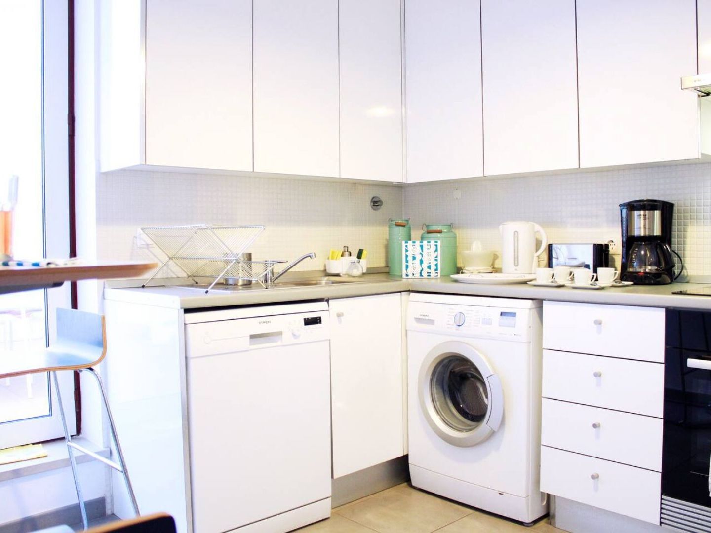 Joivy Modern 1-Bed Apt With Terrace, Moments From Sao Bento Palace Lisboa Eksteriør billede