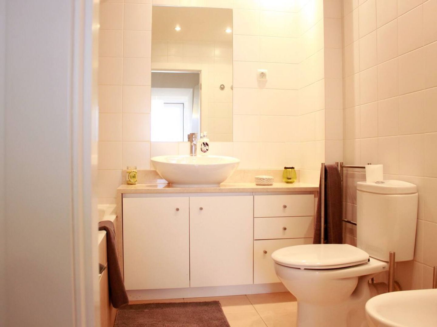 Joivy Modern 1-Bed Apt With Terrace, Moments From Sao Bento Palace Lisboa Eksteriør billede