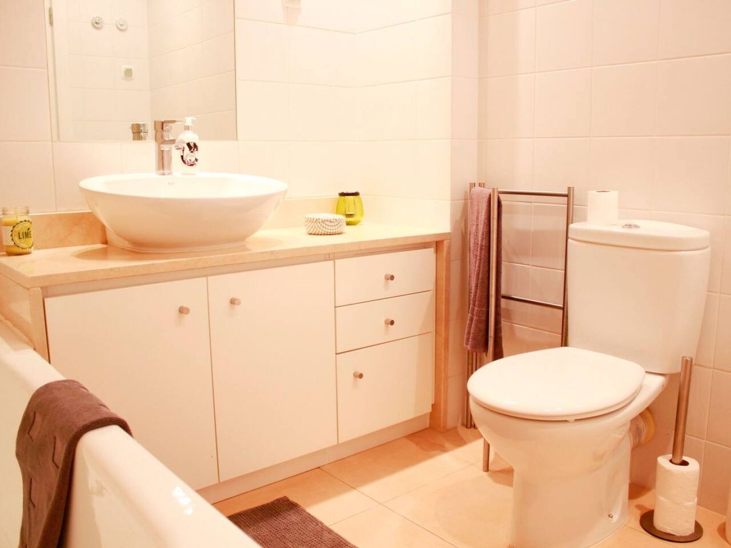 Joivy Modern 1-Bed Apt With Terrace, Moments From Sao Bento Palace Lisboa Eksteriør billede