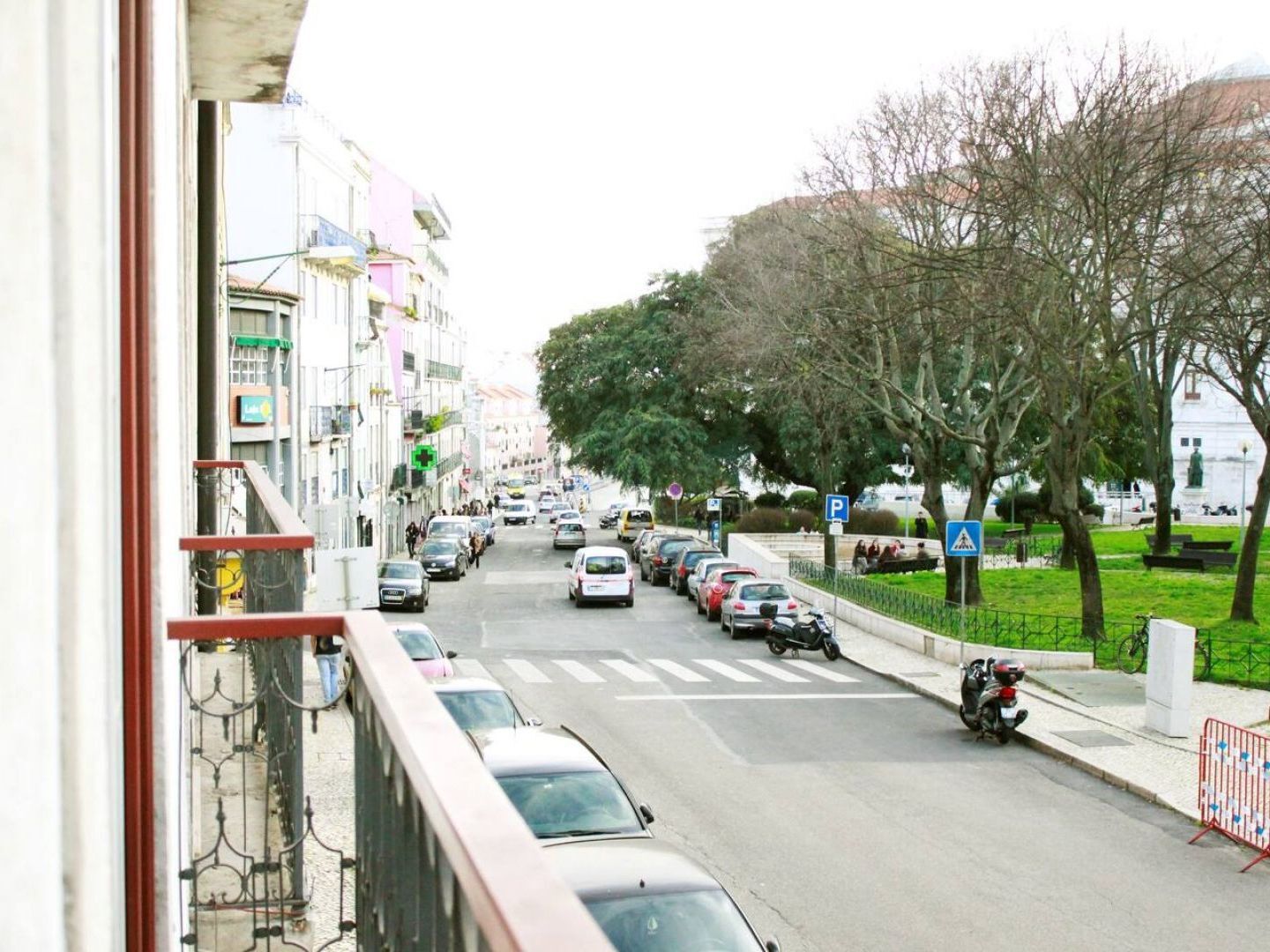Joivy Modern 1-Bed Apt With Terrace, Moments From Sao Bento Palace Lisboa Eksteriør billede